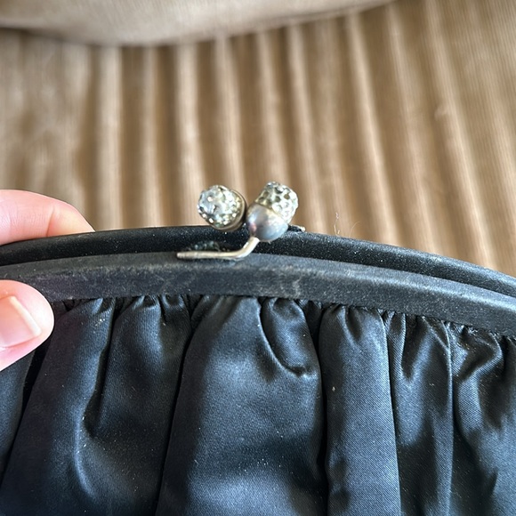 L & M VTG Clutch Purse black satin, satin-lined 1950’s  Mid Century modern - Picture 9 of 14